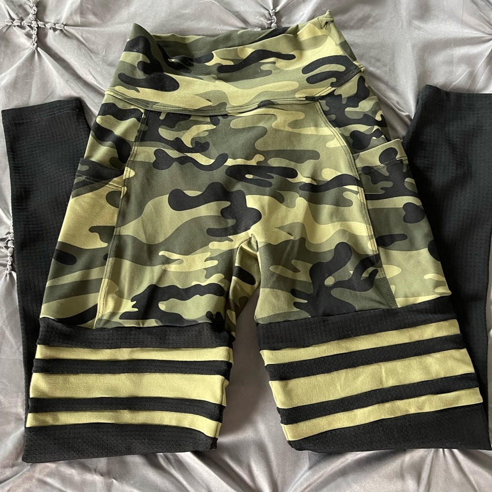Brand new bombshell pants size S